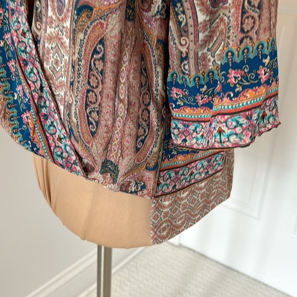 Tolani Silk Printed Surplice Blouse - Picture 5 of 8